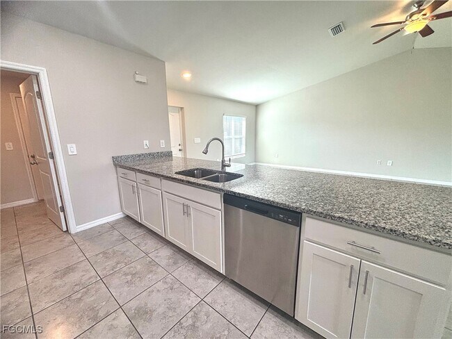 Building Photo - 2715 NW 45th Pl
