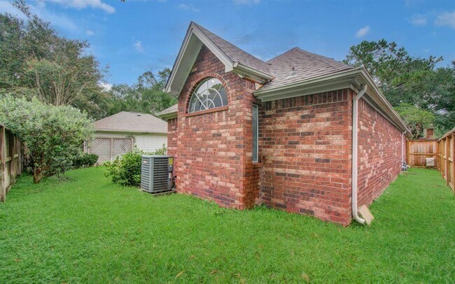Building Photo - 16839 Willow Bend Ct
