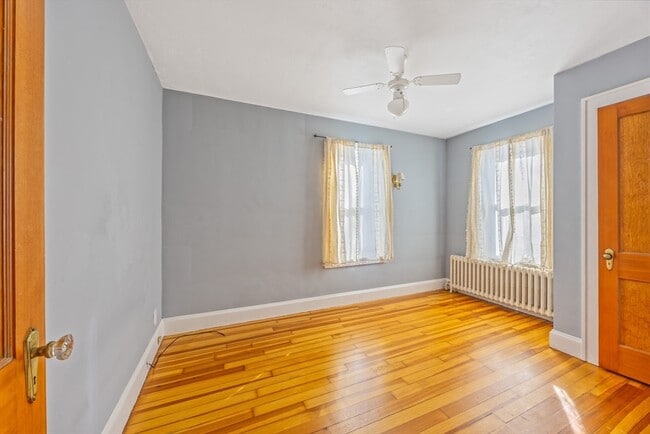 Building Photo - 27 Lathrop St