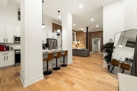 Building Photo - 1941 W Augusta Blvd