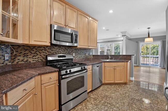 Building Photo - 1169 Regal Oak Dr