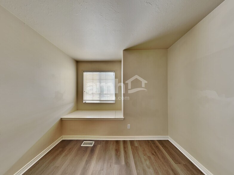 Building Photo - 980 Inverness Dr