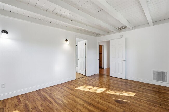 Building Photo - 1215 Porter St