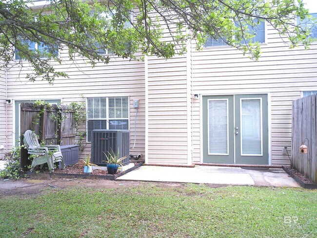 Building Photo - 1517 Regency Rd