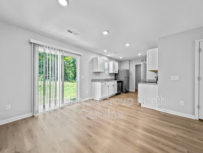 Building Photo - 119 Brookview Ct