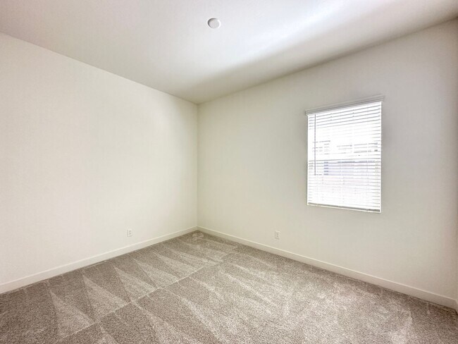 Building Photo - Summerlin Village