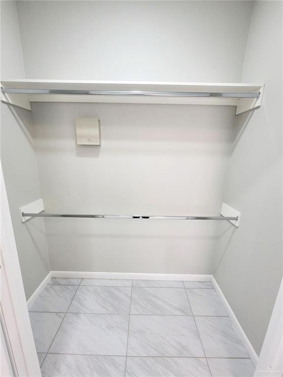 Building Photo - 16 Las Vistas Ln