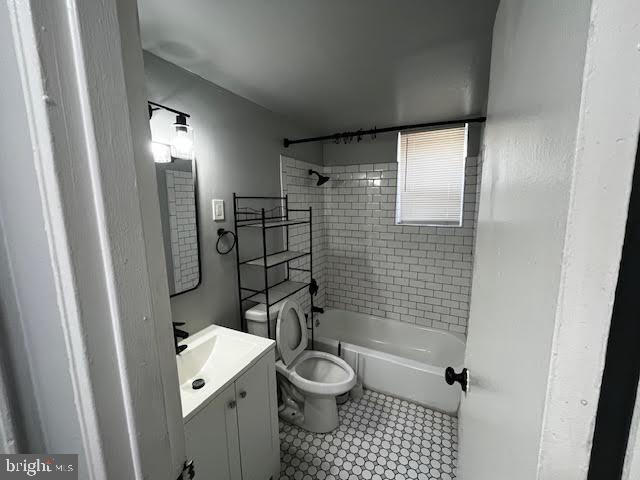 Building Photo - 91 Oak St