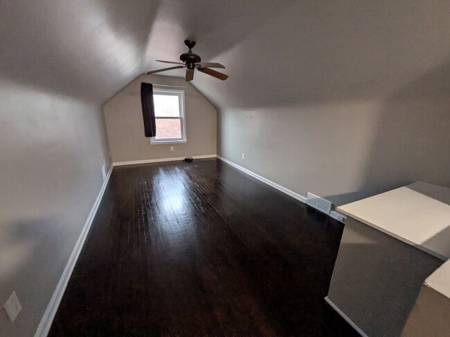 Building Photo - Spacious Royal Oak Bungalow