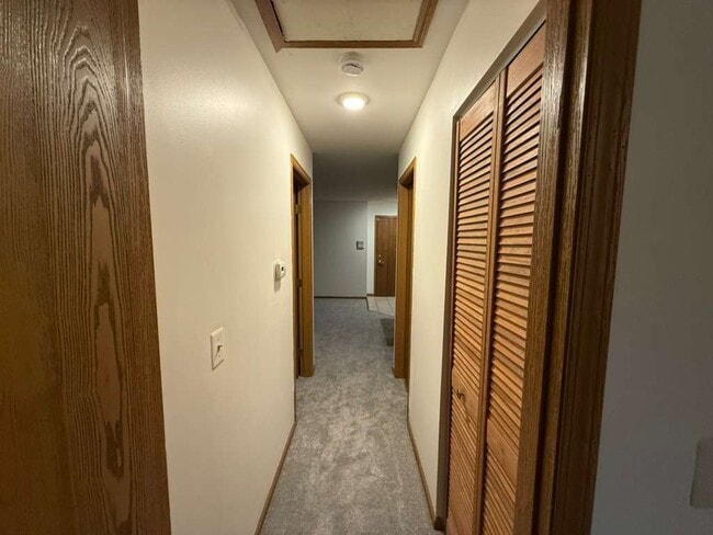 Building Photo - 320 Newport Ln