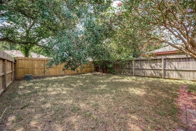 Building Photo - 11009 Crenchrus Ct