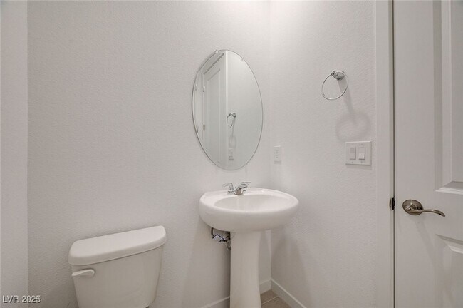 Building Photo - 2537 Monolith St