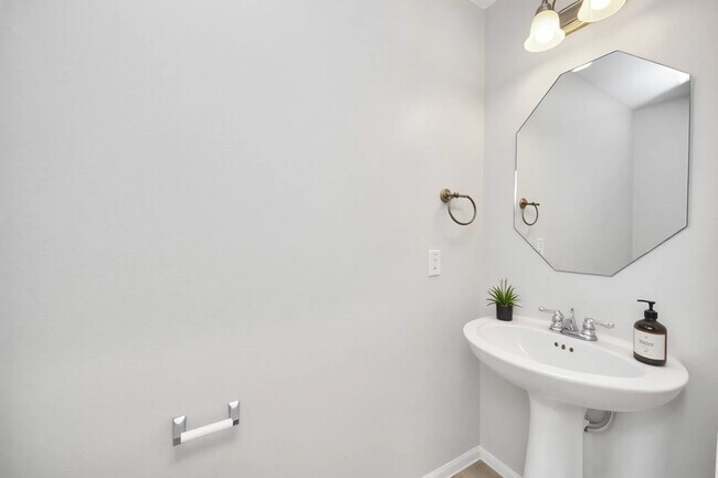 Building Photo - 20610 Arrow Falls Ln
