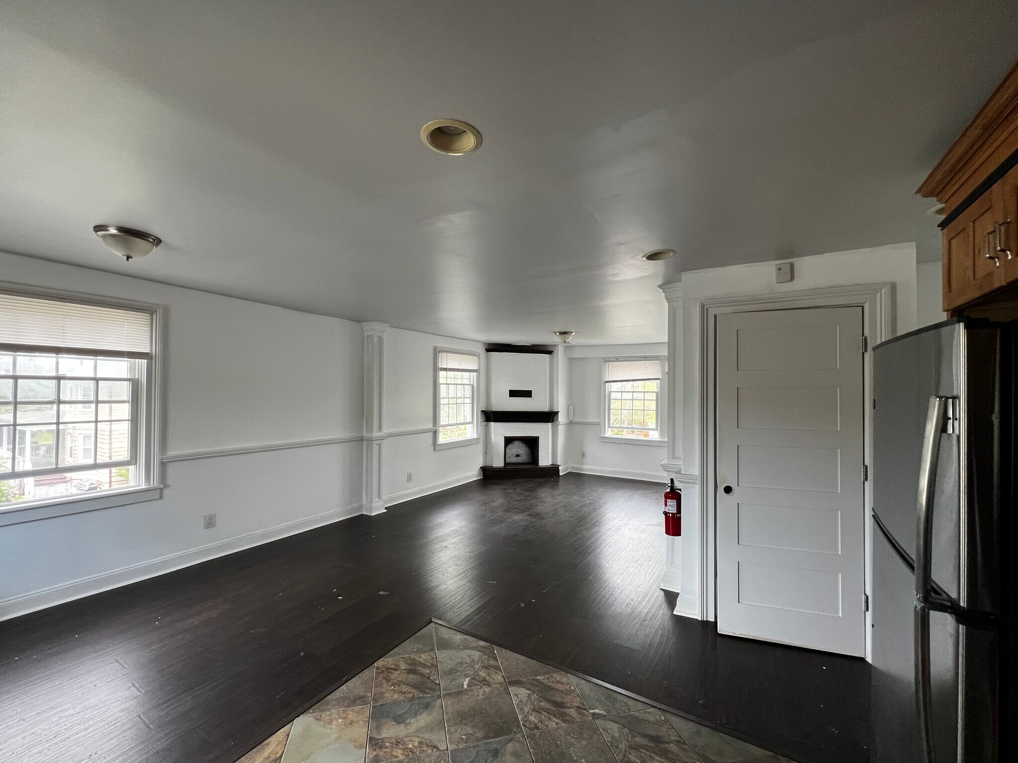 Building Photo - 314 3rd St