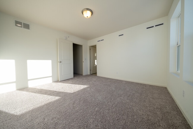 Building Photo - 5885 156th St W