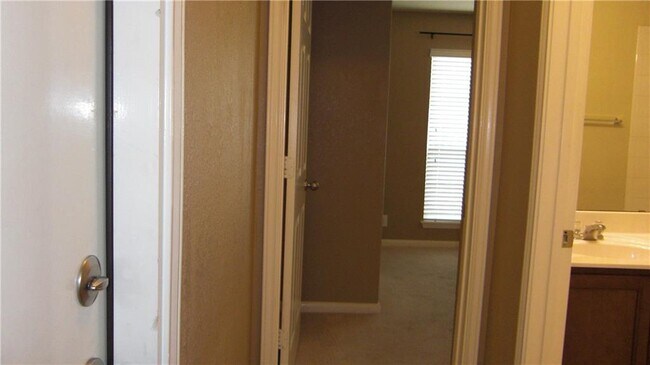 Building Photo - 208 Teron Dr