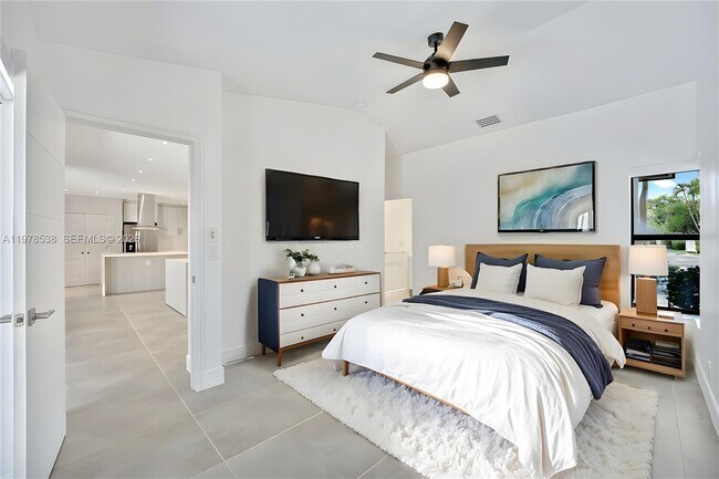 Building Photo - 2616 Carambola Cir N