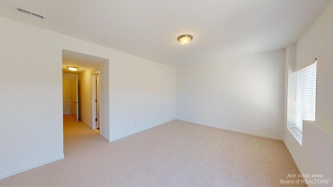 Building Photo - 2721 Bristol Rdg Dr
