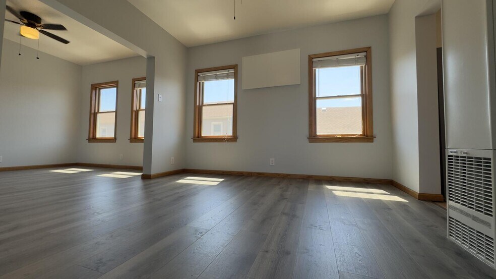 Building Photo - 3340 S Parnell Ave