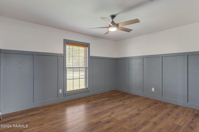 Building Photo - 300 Robert Lee Cir