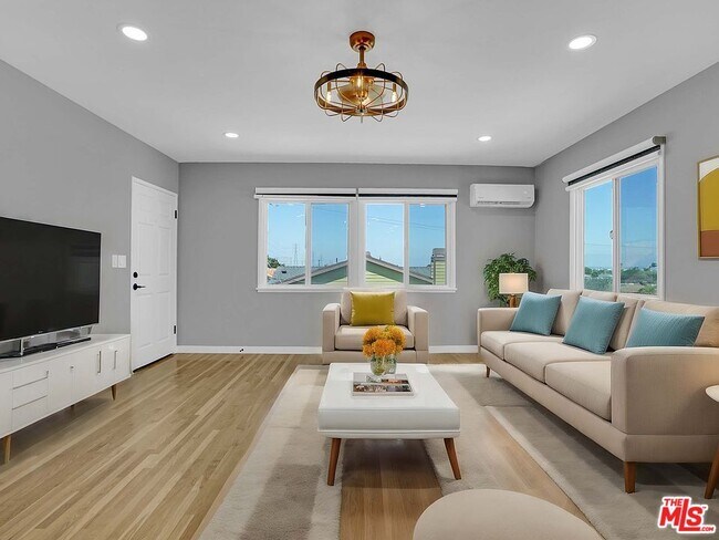 Building Photo - 2517 Curtis Ave