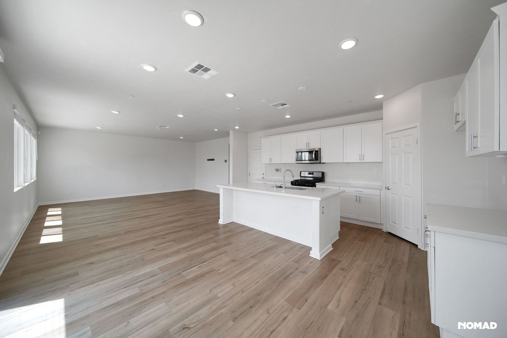 Building Photo - 24891 Gulfstream Ln