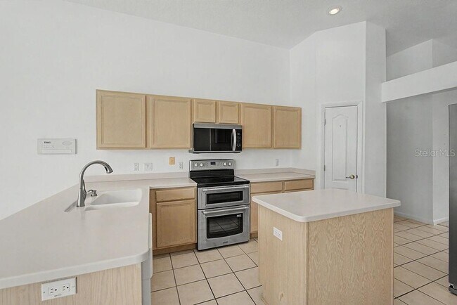 Building Photo - 20811 SW 81st Loop