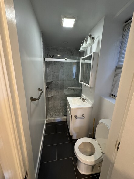 Building Photo - 44 Joy St