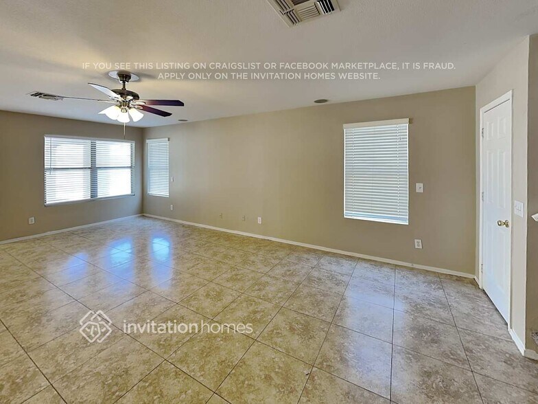 Building Photo - 12808 N Main St