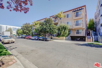Building Photo - 1444 S Point View St