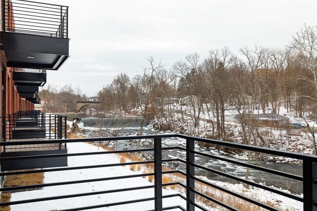 Building Photo - 200 Arno Dr