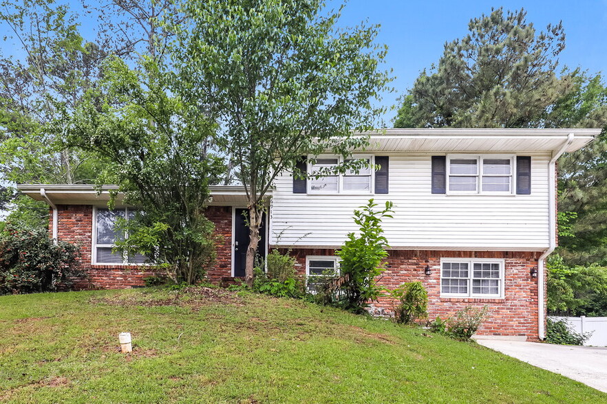 Primary Photo - 6913 Doncaster Rd