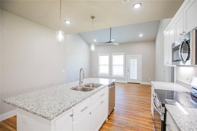 Building Photo - 1039 Seaborn Way