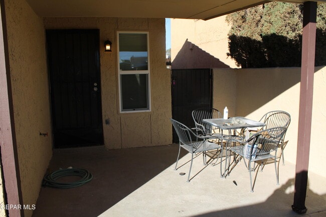 Building Photo - 3120 Voss Dr