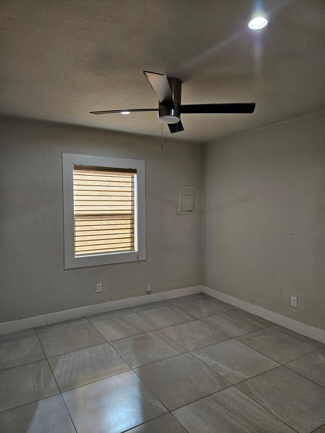 Building Photo - 1352 Trudy Elaine Dr