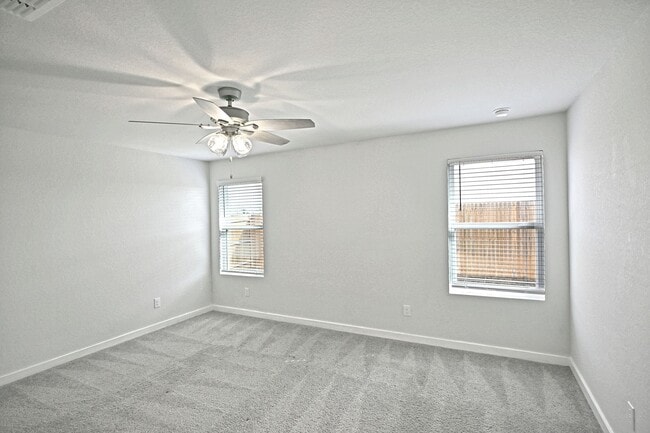 Building Photo - 2561 Solon Ln