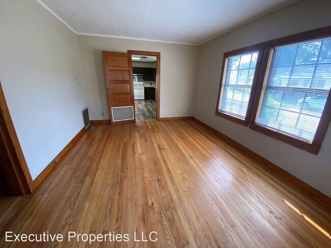 Building Photo - 2 br, 2 bath House - 315 West Lagrange Street