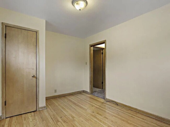 Building Photo - 6823 W Wedgewood Dr