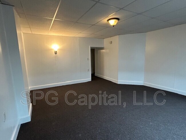 Building Photo - 29 W 3rd St