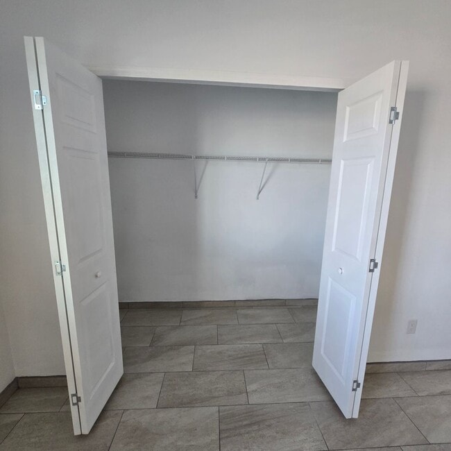 Building Photo - Fresh and Open Floor Plan!