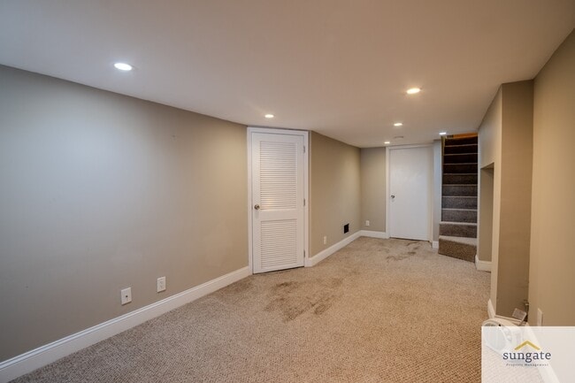 Building Photo - 503 S East Ave