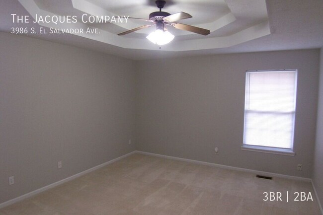 Building Photo - Very Clean 3 Bedroom 2 Bath 3 Car Garage F...