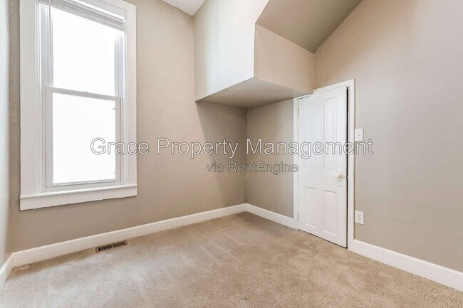 Building Photo - 429 S Pearl St