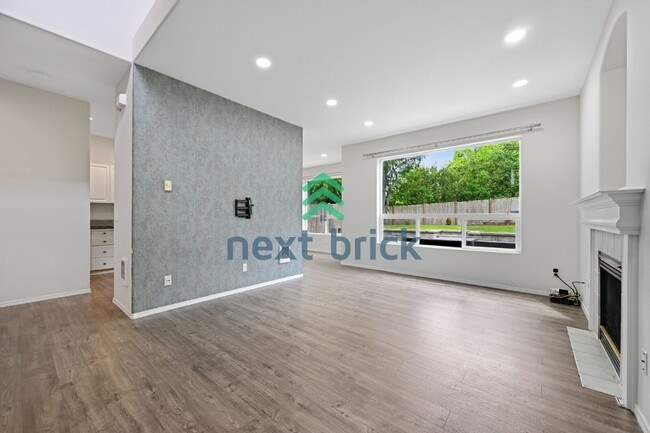Building Photo - Charming 3-Bed with 2.5 Baths in Mountlake Terrace – Spacious 1561 Sq Ft Retreat!