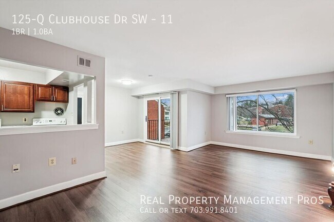 Building Photo - 125 Clubhouse Dr SW