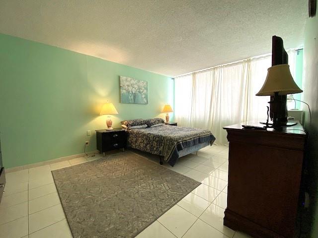 Building Photo - 1817 S Ocean Dr