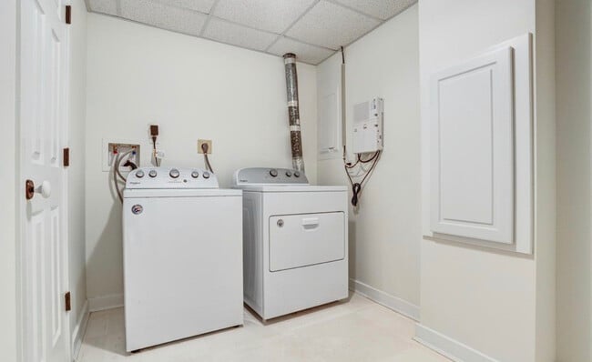 Building Photo - 14217 Ballinger Ter