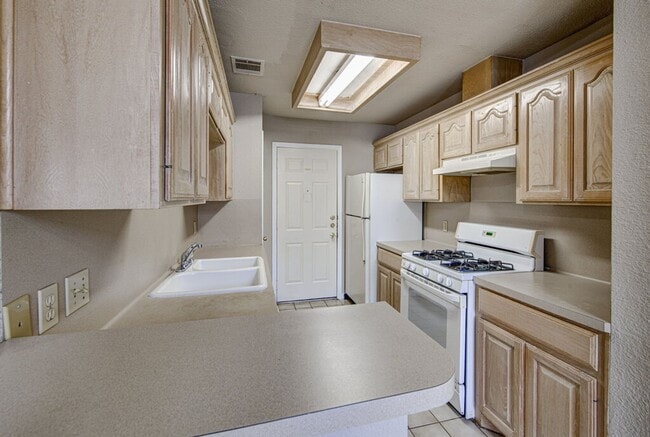 Building Photo - 2509 Riddle Rd