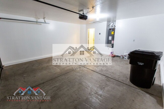 Building Photo - 17739 W Redfield Rd