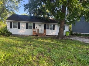 Building Photo - 904 Ridge Dr